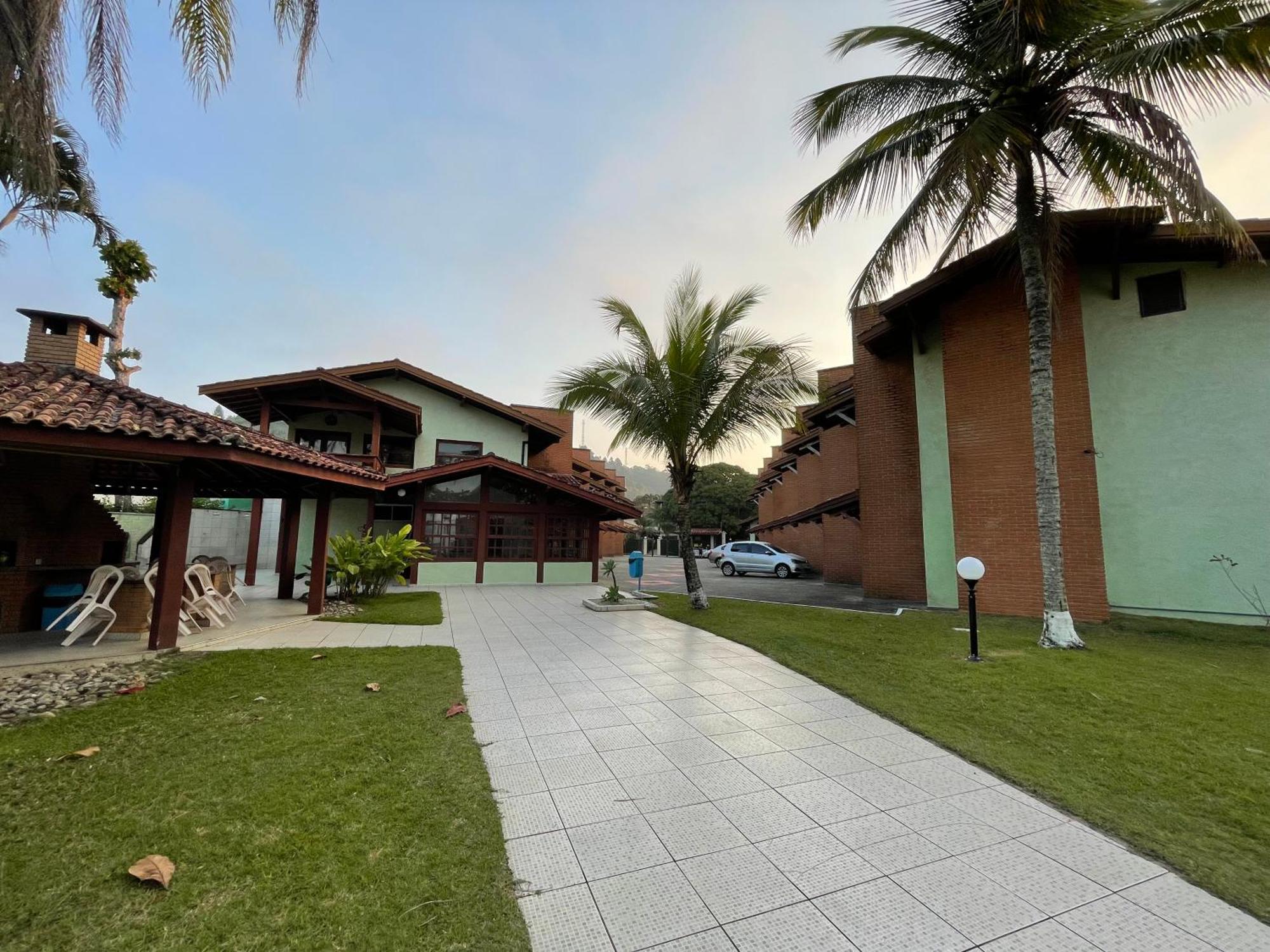Pe Na Areia Na Praia Das Toninhas - Villagio 24 Porto Feliz Ubatuba Exterior foto