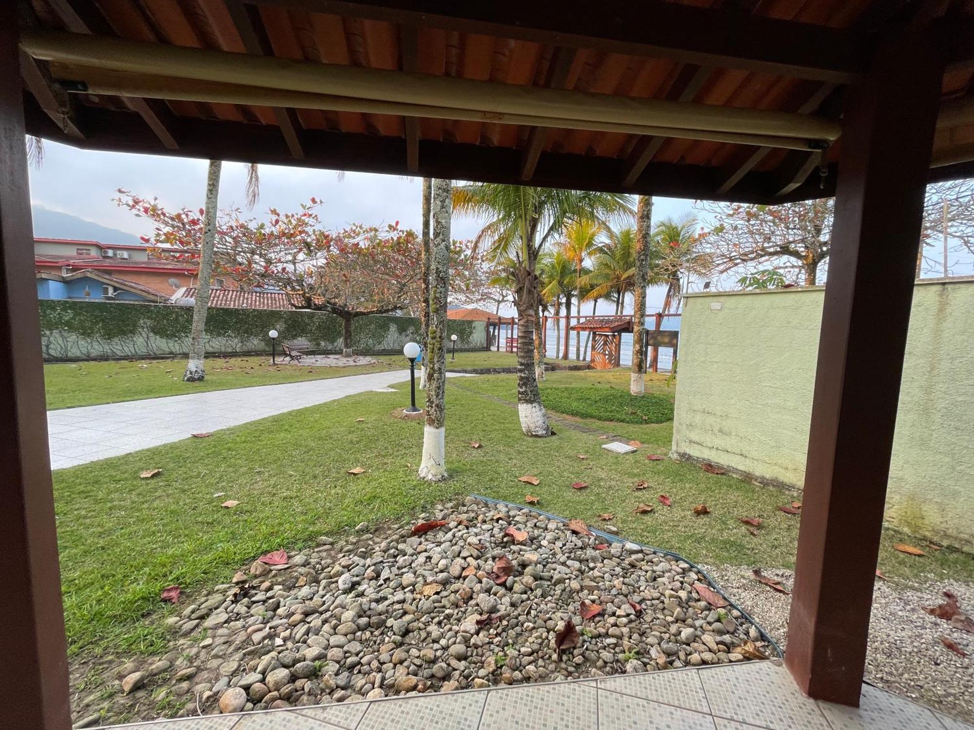Pe Na Areia Na Praia Das Toninhas - Villagio 24 Porto Feliz Ubatuba Exterior foto
